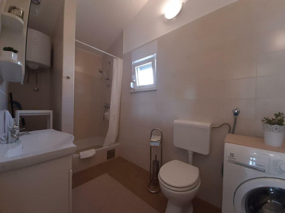 Apartman S Pogledom Ždrelac Exteriör bild